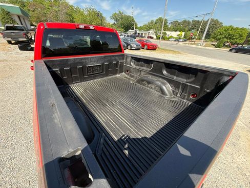 Used 2019 Chevrolet Silverado 1500 LT AWD/4WD image 10