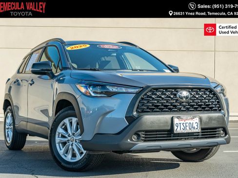 Certified 2025 Toyota Corolla Cross LE FWD image 1