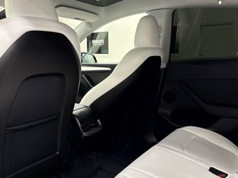 Used 2024 Tesla Model Y 2WD image 13
