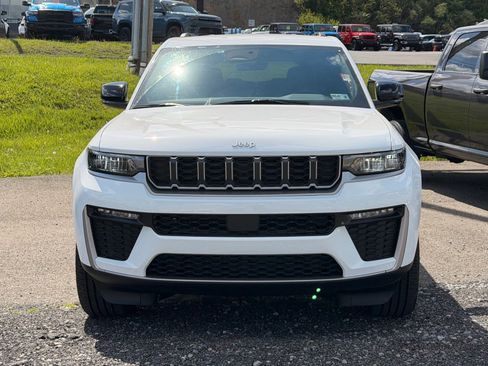 New 2026 Jeep Grand Cherokee L Limited AWD/4WD image 3