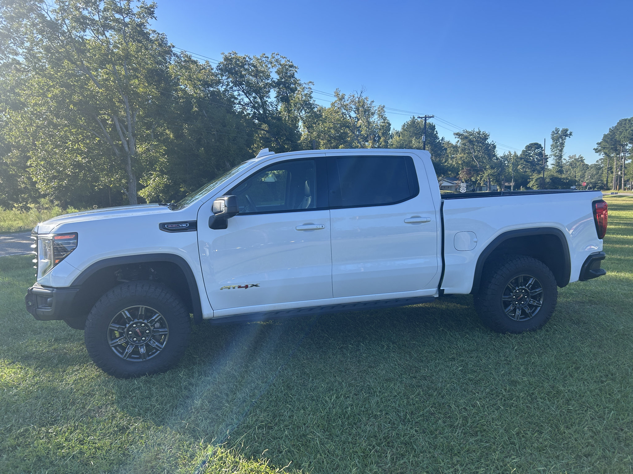 Used 2024 GMC Sierra 1500 AT4X AWD/4WD image 11
