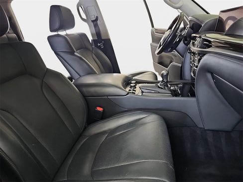 Used 2018 Lexus LX 570 4WD image 12