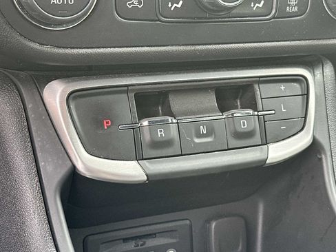 Certified 2024 GMC Terrain SLT AWD/4WD image 23