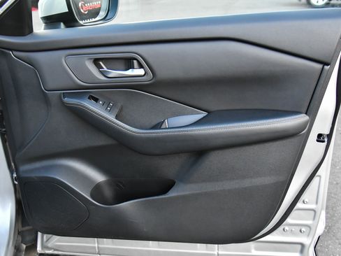 Used 2024 Nissan Rogue SV image 43