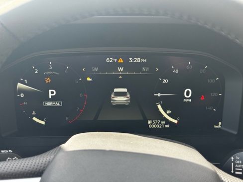 New 2025 Mitsubishi Outlander SE image 29