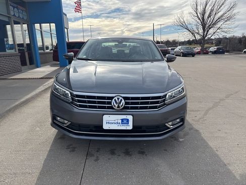 Used 2018 Volkswagen Passat 2.0T SEL Premium image 1