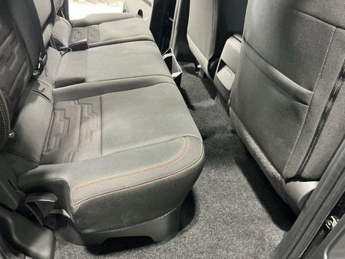 Used 2025 Nissan Frontier PRO-4X image 17