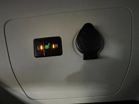 Used 2012 Toyota Prius Two image 19