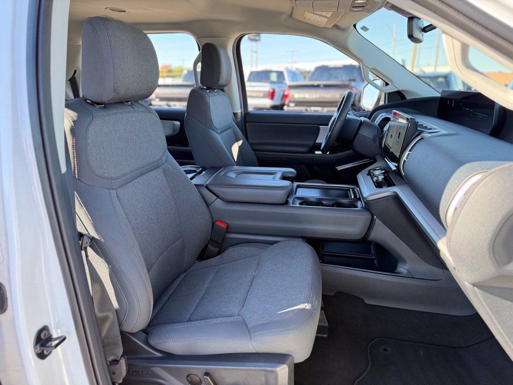 Used 2025 Ford Expedition Max Active AWD/4WD image 15