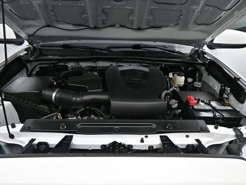 Used 2022 Toyota Tacoma SR5 AWD/4WD image 53