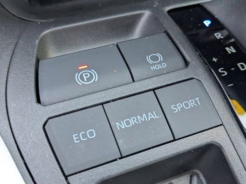 Used 2023 Toyota RAV4 XLE Premium image 29