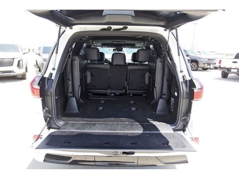 Used 2020 Lexus LX 570 4WD w/ Sport Package image 29