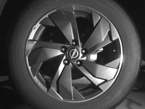 Used 2025 Nissan Rogue SV FWD image 17