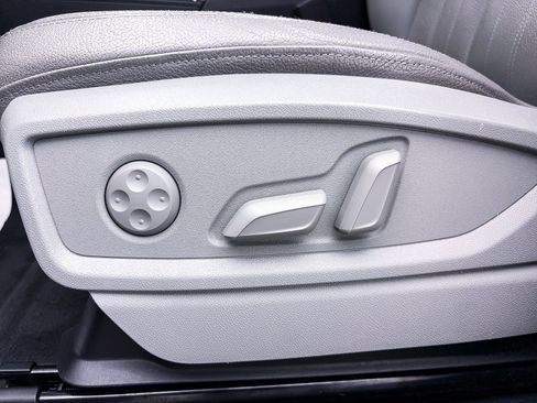 Used 2018 Audi Q5 Prestige w/ Prestige Package image 22