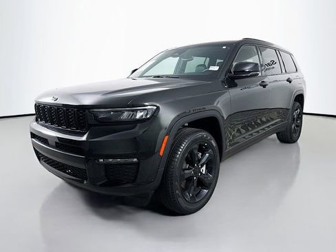 Used 2024 Jeep Grand Cherokee L Limited w/ Black Appearance Package image 3