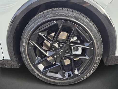 Used 2025 Kia K4 GT-Line Turbo image 9