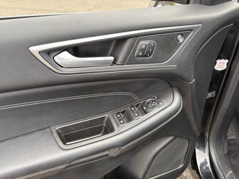 Used 2024 Ford Edge Titanium image 34