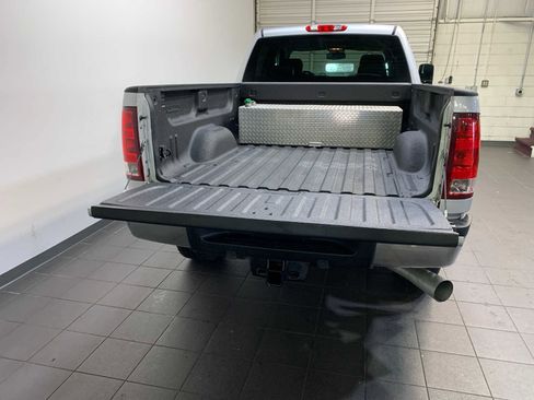Used 2011 GMC Sierra 3500 SLT w/ SLT Convenience Package image 4