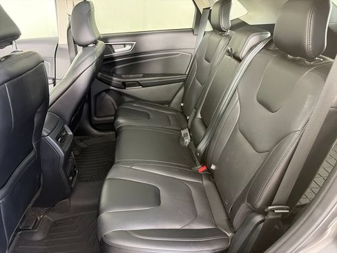 Used 2022 Ford Edge Titanium AWD/4WD image 13