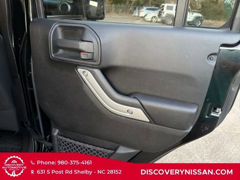 Used 2016 Jeep Wrangler Unlimited Sahara image 30