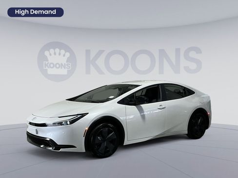 Used 2026 Toyota Prius LE FWD image 1