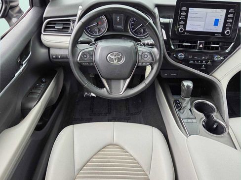 Used 2023 Toyota Camry SE FWD image 10