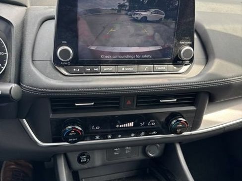Certified 2024 Nissan Rogue SV AWD/4WD image 16