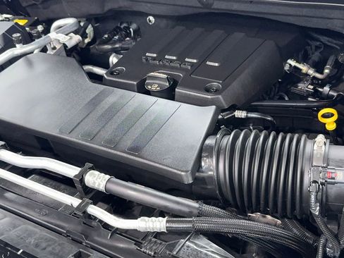 Used 2025 Chevrolet Silverado 1500 Custom image 57