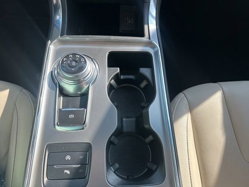 Used 2022 Ford Edge Titanium image 17