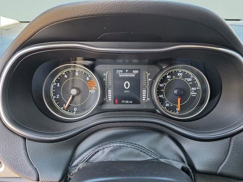 Used 2019 Jeep Cherokee Latitude Plus w/ Comfort/Convenience Group image 35