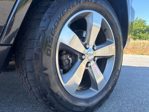 Used 2014 Jeep Grand Cherokee Overland w/ Advanced Technology Group AWD/4WD image 5