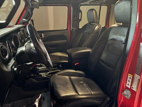 Used 2019 Jeep Wrangler Unlimited Sahara w/ LED Lighting Group image 11