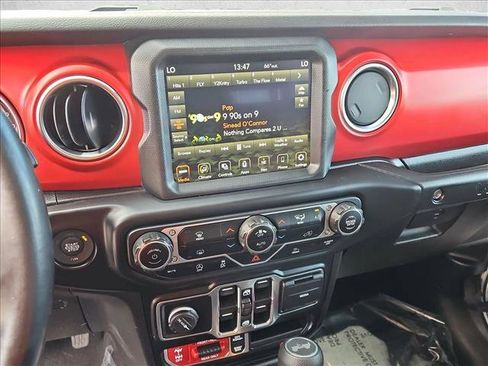 Used 2021 Jeep Wrangler Unlimited Rubicon AWD/4WD image 15