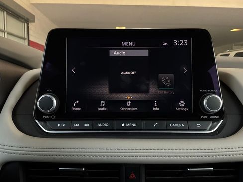 Used 2025 Nissan Rogue SV FWD image 29