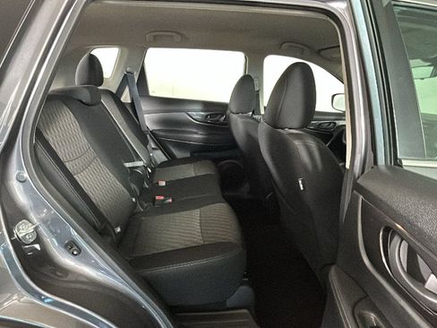 Used 2020 Nissan Rogue S FWD image 33