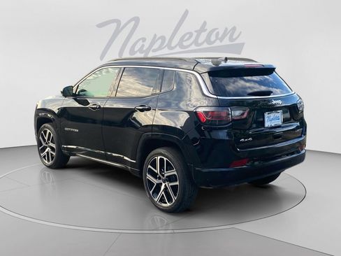 Used 2025 Jeep Compass Limited w/ Elite Group AWD/4WD image 3