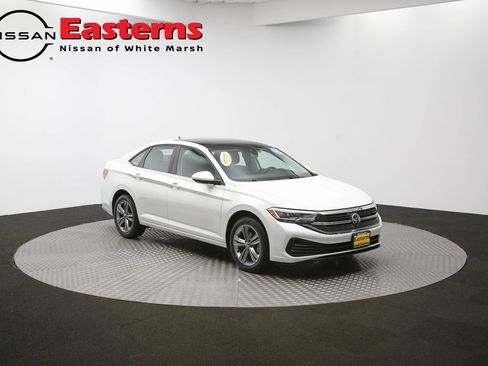 Used 2023 Volkswagen Jetta SE w/ Panoramic Sunroof Package image 91
