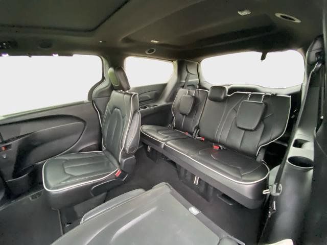 Used 2026 Chrysler Pacifica Limited FWD image 15
