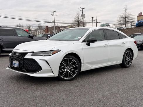 Used 2019 Toyota Avalon Touring w/ Advanced Safety Package FWD image 2