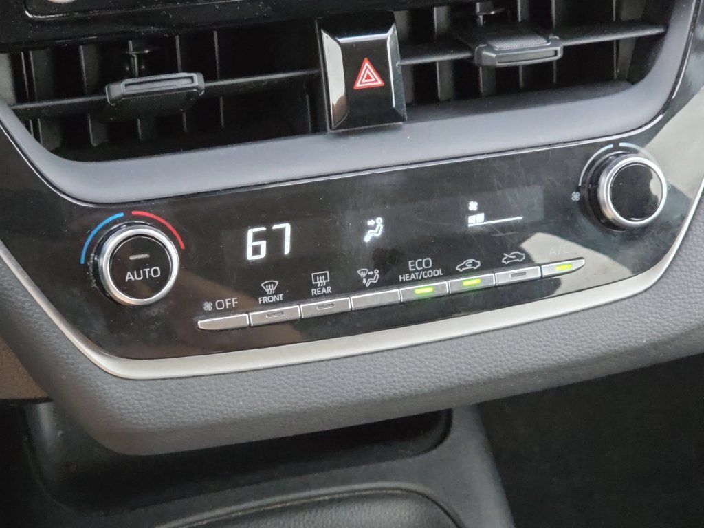 Used 2022 Toyota Corolla LE FWD image 22