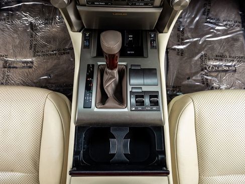 Used 2013 Lexus GX 460 image 28