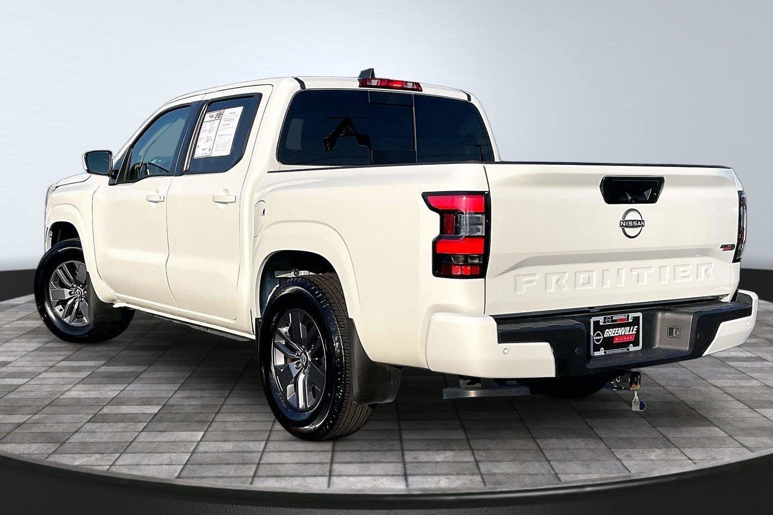 Certified 2025 Nissan Frontier SV RWD image 3