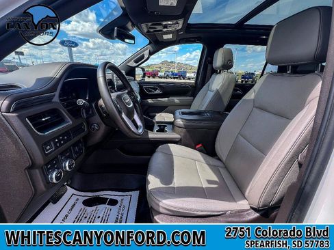 Used 2023 GMC Yukon SLT w/ SLT Luxury Package AWD/4WD image 5