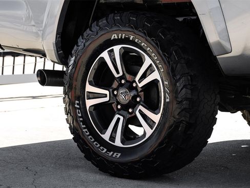 Used 2016 Toyota Tacoma TRD Sport w/ Towing Package image 53