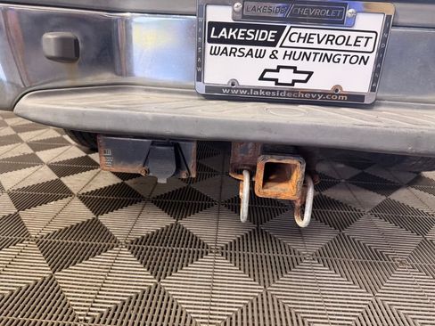 Used 2015 Nissan Frontier SL AWD/4WD image 16
