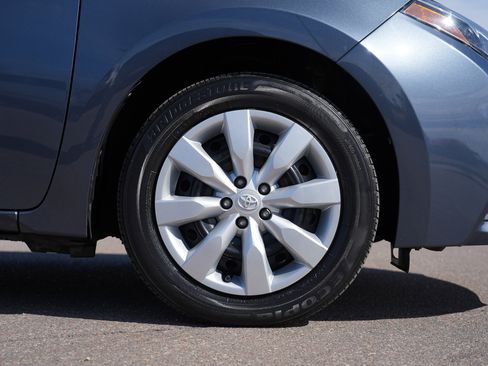 Used 2015 Toyota Corolla LE image 11