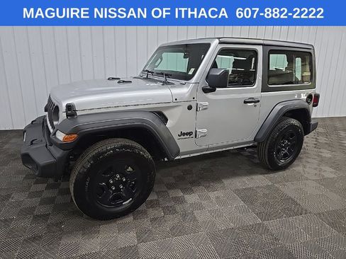 Used 2024 Jeep Wrangler Sport AWD/4WD image 6