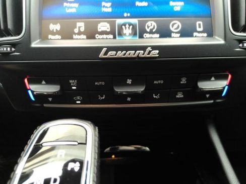 Used 2019 Maserati Levante AWD/4WD image 44