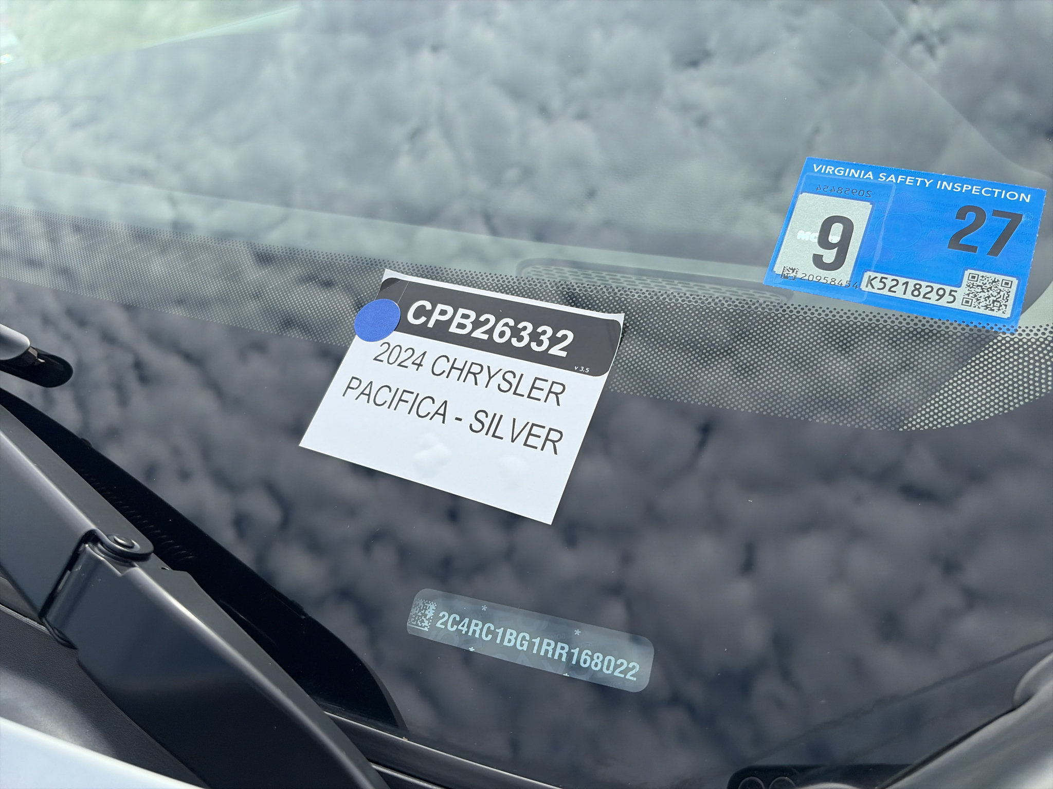 Used 2024 Chrysler Pacifica Touring-L FWD image 33