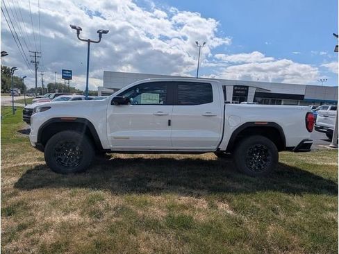 New 2026 GMC Canyon Elevation w/ Convenience Package image 4